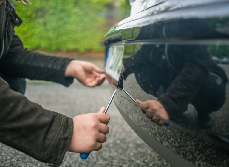 How to Remove and Replace Your 3D Gel Number Plates