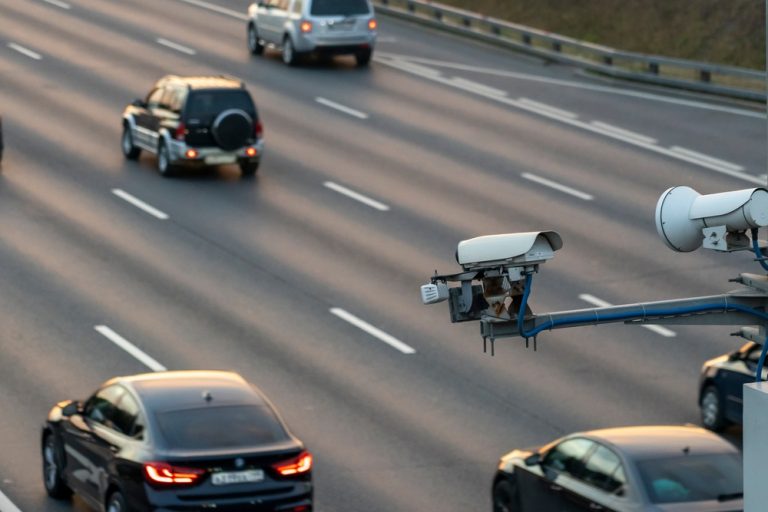 The Science Behind 4D Plates and Their Interaction with Speed Cameras