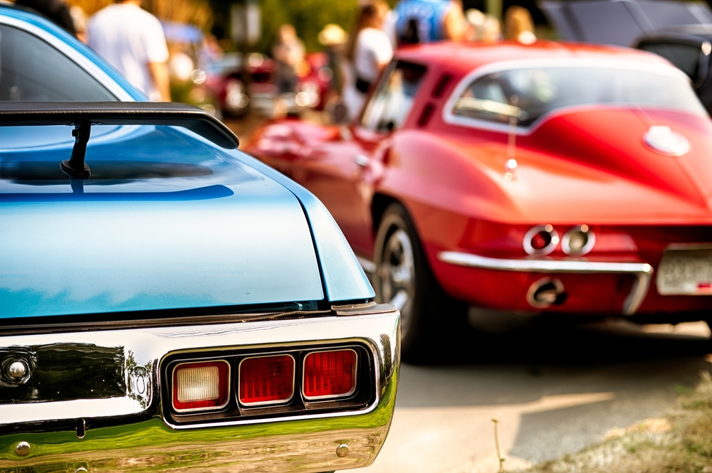 Alternatives to Stick-On Plates That Meet UK Legal Requirements
